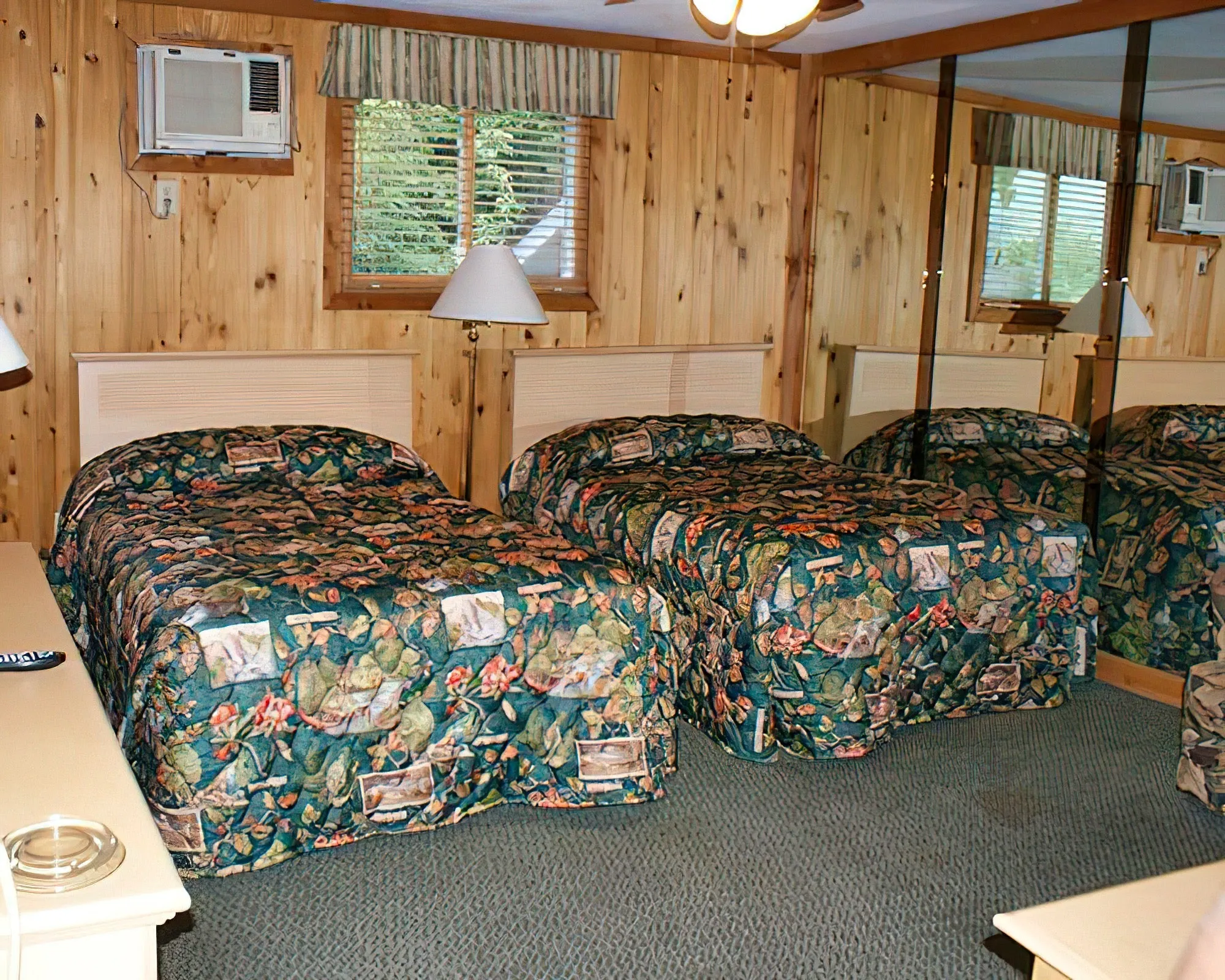 Smoketree Lodge