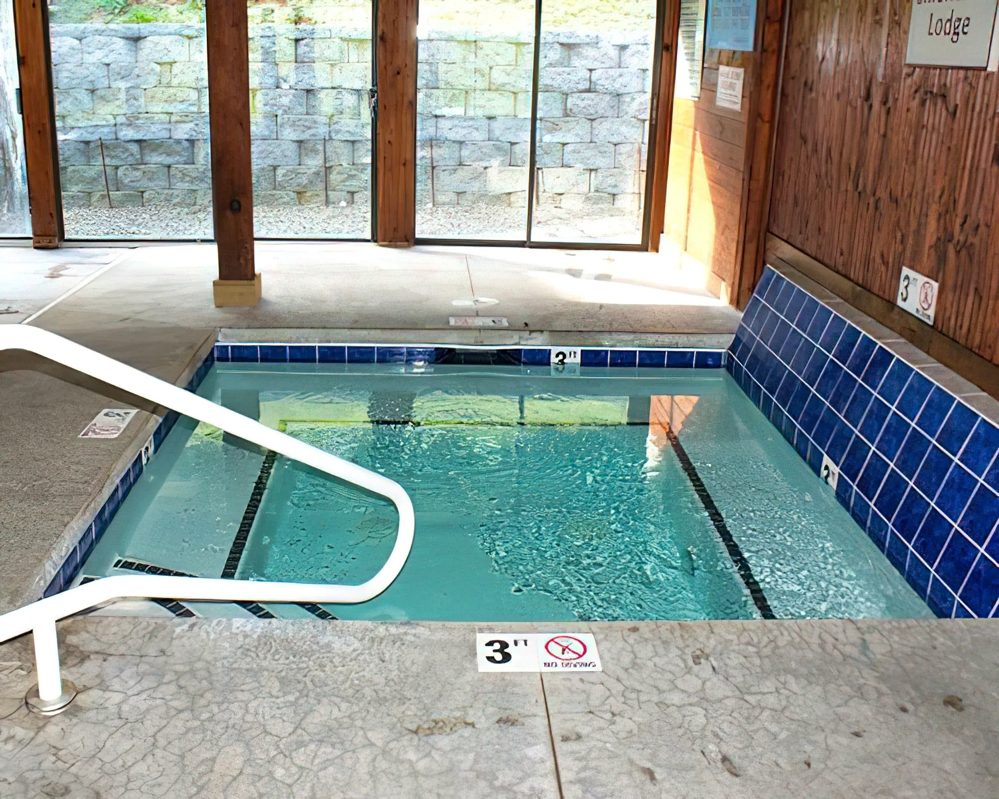 Smoketree Lodge