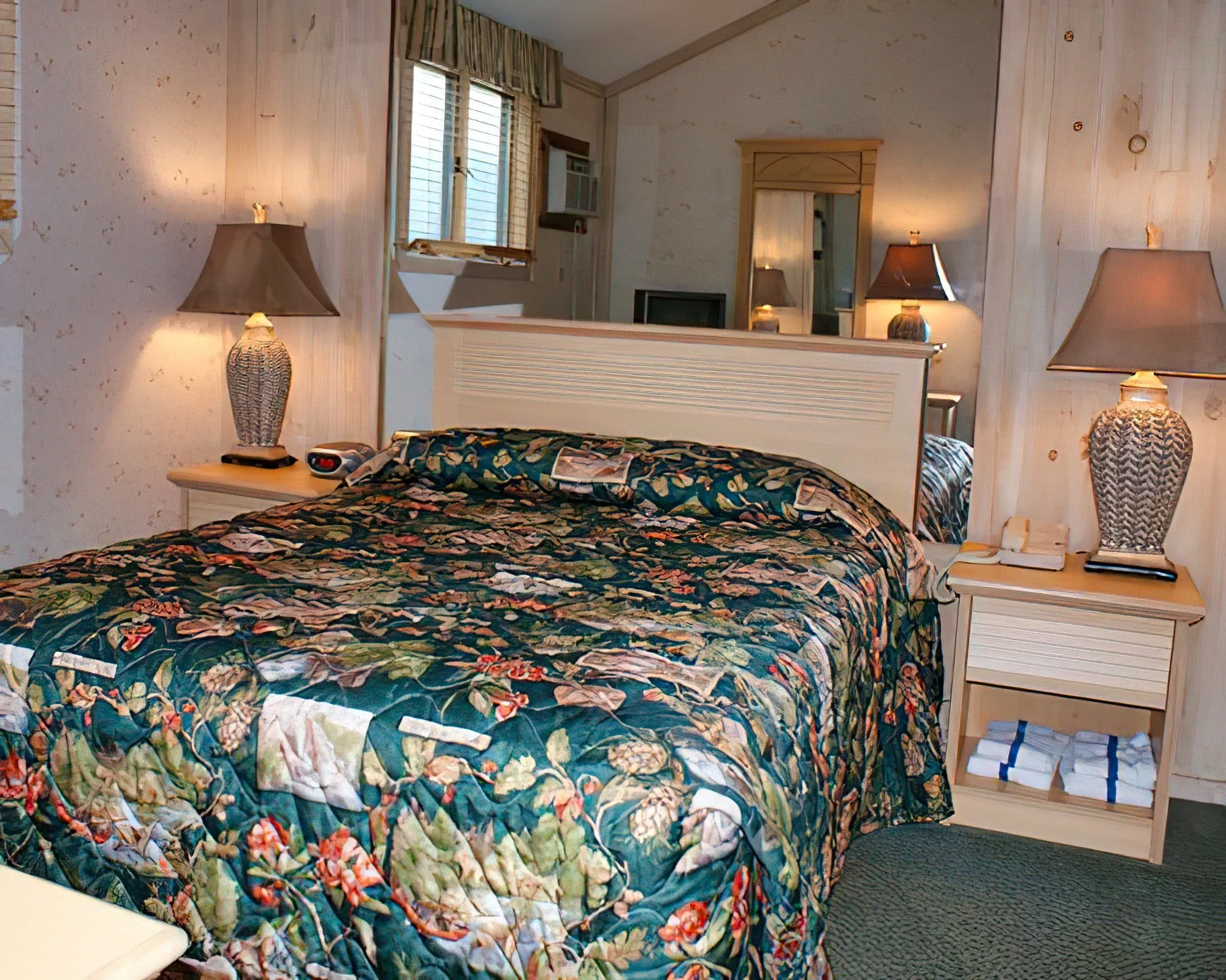 Smoketree Lodge